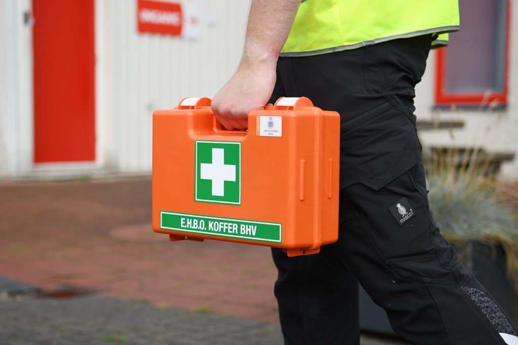 https://www.101bhv.nl/wp-content/uploads/sites/2/2024/01/ehbo-koffer-oranje-kruis-2.jpg
